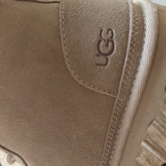 Tan ugg boots - Picture 5 of 6